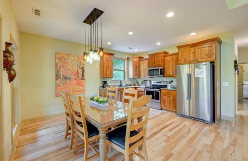 Bryson City Casa | Bright Bryson City Cabin with Fire Pit and Hot Tubs!