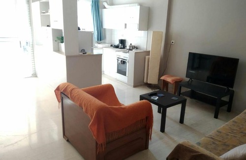 Vyronas Apartamento | Bright, calming 60sqm apartment near city centre