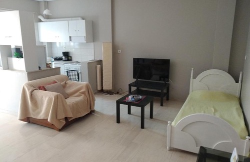 Vyronas Apartamento | Bright, calming 60sqm apartment near city centre