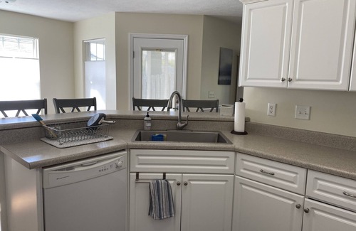 Aiken Casa | Bright centrally located 3 bed/2 bath with fenced private yard