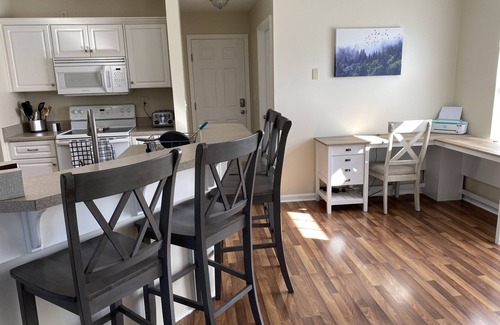 Aiken Casa | Bright centrally located 3 bed/2 bath with fenced private yard