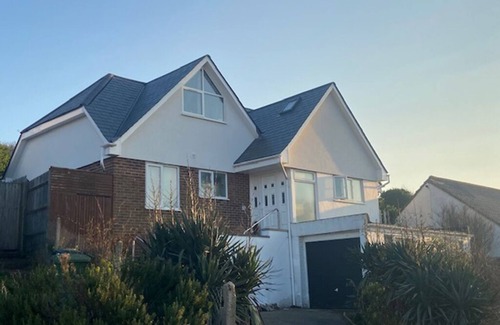 Brighton Casa | Bright & cheerful seaside house. 15mins drive to Brighton.
