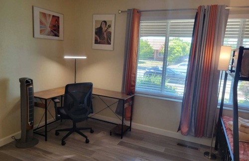 Estates Casa | Bright & Cheery Cottage waiting for you!