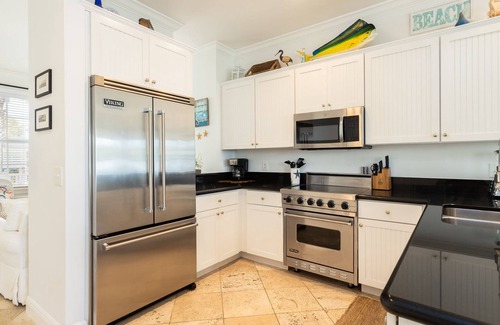 Islamorada Casa | Bright & Cheery Pool Front Home w/ Optional Boat Slip at Anglers Reef Islamorada