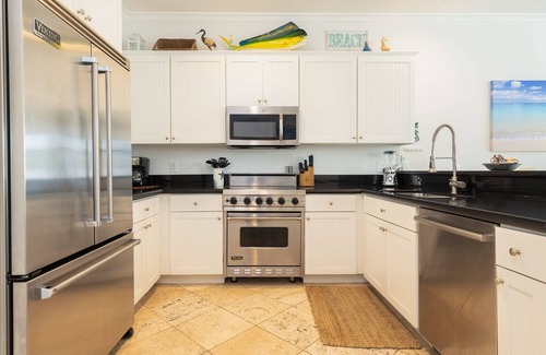 Islamorada Casa | Bright & Cheery Pool Front Home w/ Optional Boat Slip at Anglers Reef Islamorada