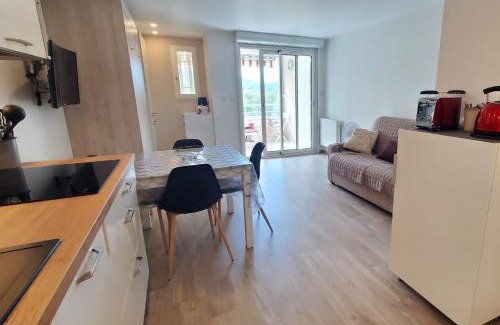 Agay Apartamento | Bright cocoon with pool - facing the sea