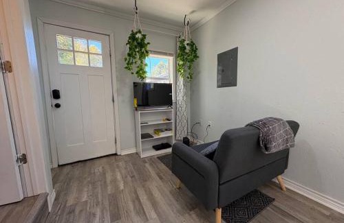 Turner Park Casa | Bright & Comfortable Bungalow!