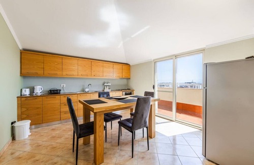 Durres Apartamento | Bright & Comfy – 2BR Apartment by the Adriatic