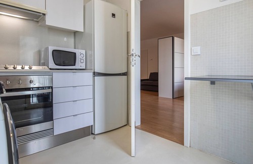Falca Apartamento | Bright & Comfy Flat in Lisbon by LovelyStay