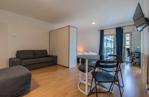 Falca Apartamento | Bright & Comfy Flat in Lisbon by LovelyStay