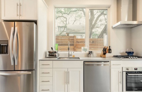 Galindo Casa | ¡Nueva casa de huéspedes contemporánea en S Austin lista para SXSW! S Lamar, SoCo, Dwntn!