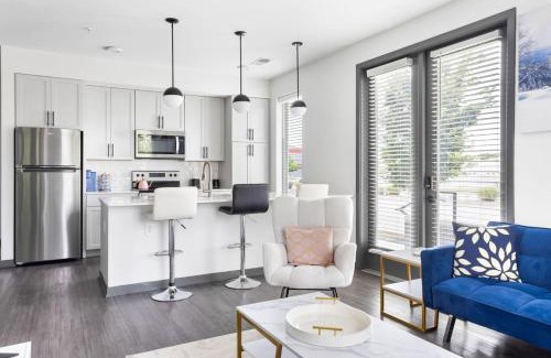 Indianapolis Apartamento | Bright Cozy 2BR Retreat w-Parking
