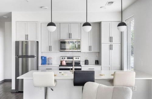 Indianapolis Apartamento | Bright Cozy 2BR Retreat w-Parking