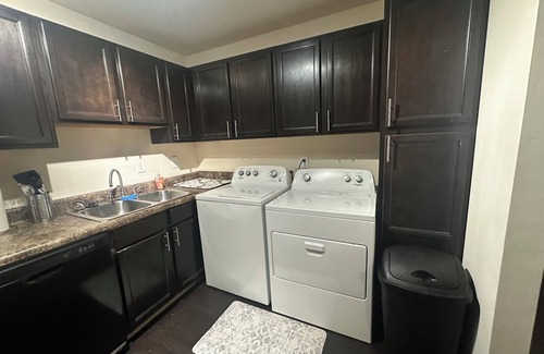 Stone Mountain Apartamento | Bright & Cozy 2BR 2BA Apartment Near Stone Mountain Park Ideal Location!