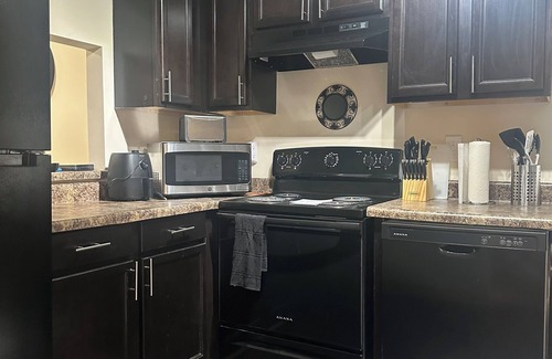 Stone Mountain Apartamento | Bright & Cozy 2BR 2BA Apartment Near Stone Mountain Park Ideal Location!