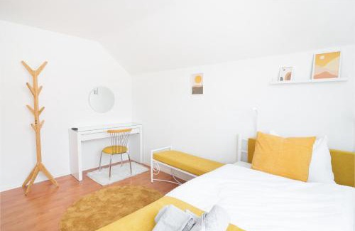 Ilidza Apartamento | Bright&Cozy flat+balcony near Airport FREE Parking