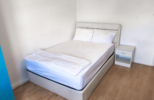 Bow Casa | Bright Double Room, Bow Road