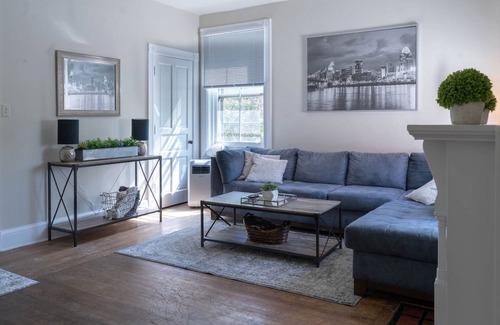 Mount Auburn Casa | ⭐️ Bright & Dreamy⭐️| Mins to Downtown, 👑 Queen Beds