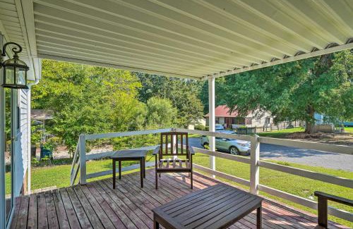 Durham Casa | Bright Durham Home with Fully Furnished Deck!