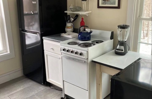 Lamoine Otro | Bright Farmhouse 2nd & 3rd Floor in charming Lamoine with Beach Access