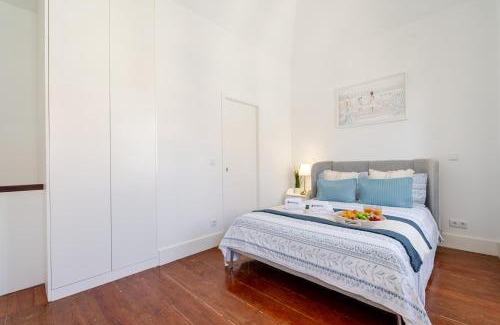 Foz do Douro Apartamento | Bright Flat in Historic Foz House by HostWise