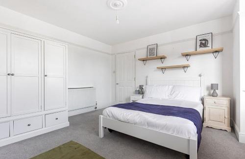 Ashford Apartamento | Bright Garden Flat in Ashford Town with Free Parking