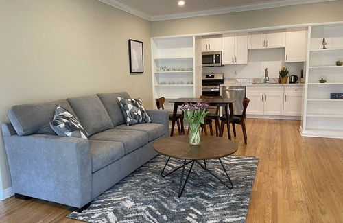 San Gabriel Casa | Bright, Happy, Serene Local Spot