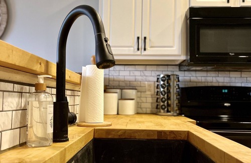 Kettering Condominio | Bright Haven -- peaceful & cozy