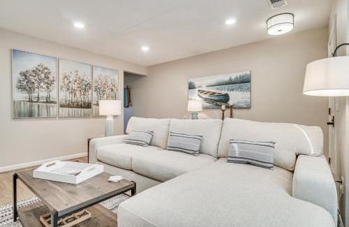 Helen Apartamento | Bright Helen Cottage Walk to Town!