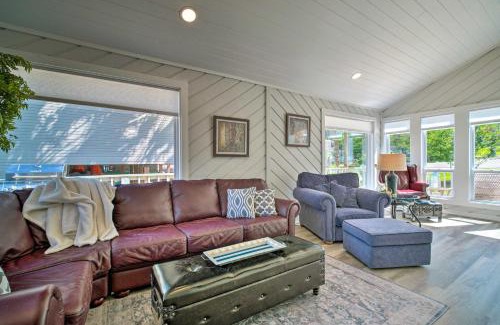 Willis Casa | Bright Home with Dock on Lake Conroe!
