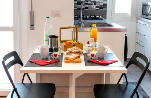 Giambellino Apartamento | Bright House in Milan