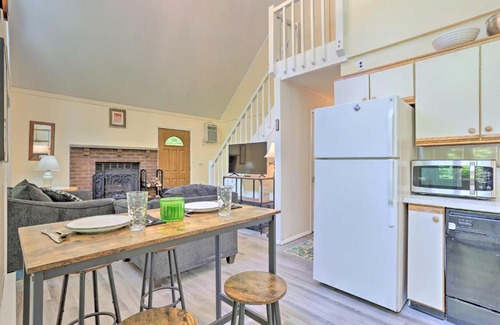 Hamlin Casa | Bright Lake Ariel Home Family and Pet Friendly