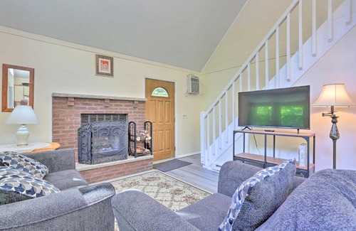Hamlin Casa | Bright Lake Ariel Home Family and Pet Friendly