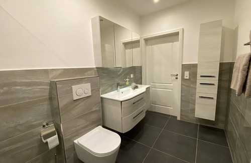 Ueberlingen Apartamento | Bright large vacation apartment with terrace and large professional kitchen