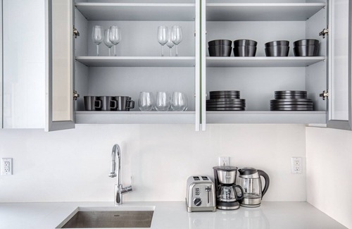 Hunters Point Apartamento | Bright LIC 1BR w/ Gym, Doorman, Elevator & Private Balcony, by Blueground