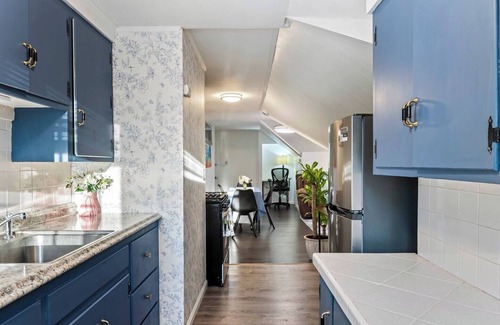 Swampscott Apartamento | Bright living; Walk to everything