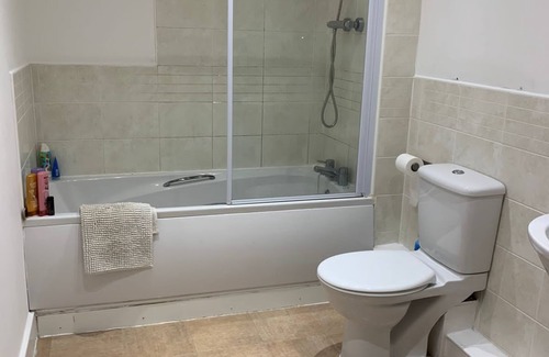 Crosby Apartamento | Bright modern 2 Bed Apartment Free Parking, walking distance to Crosby Beach