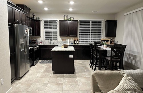 Sparks Casa | Bright & Modern 3BR Home W/Garage