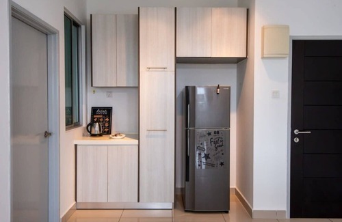 Central District Apartamento | Bright & Modern 3BR Suite, Free Parking