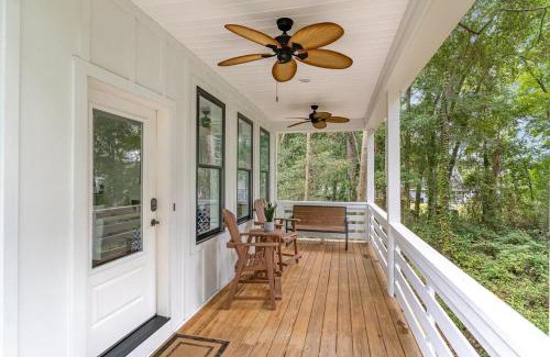 Litchfield by the Sea Casa | Bright Modern 4 Bdrm House Near Beach Pet Friendly