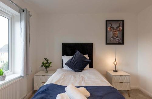 Yeovil Casa | Bright & Modern 4 Bedroom House in Yeovil