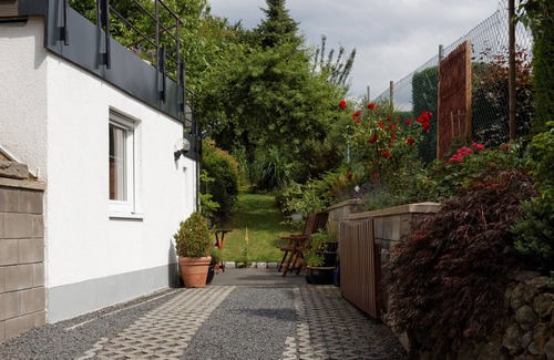 Ulmen Apartamento | Luminoso y moderno apartamento entre Nürburgring y Moselle, cerca de la naturaleza.