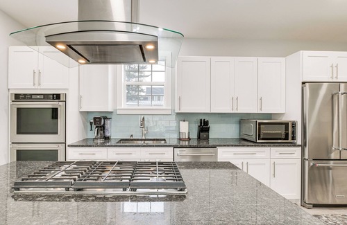 Presque Isle Cabaña | Bright & Modern Home: 2 Mi to Presque Isle Airport