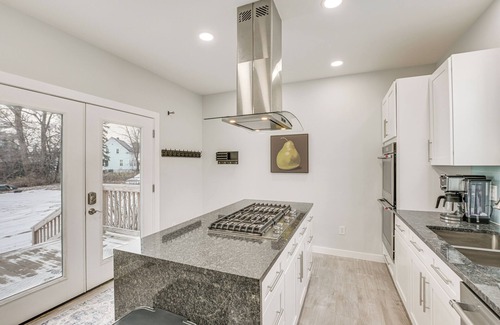Presque Isle Cabaña | Bright & Modern Home: 2 Mi to Presque Isle Airport