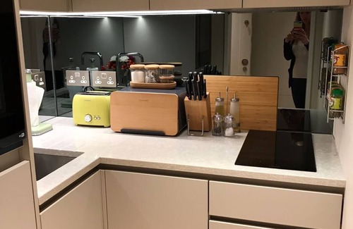 Fortune Green Apartamento | Bright modern London flat with brilliant transport to everywhere!