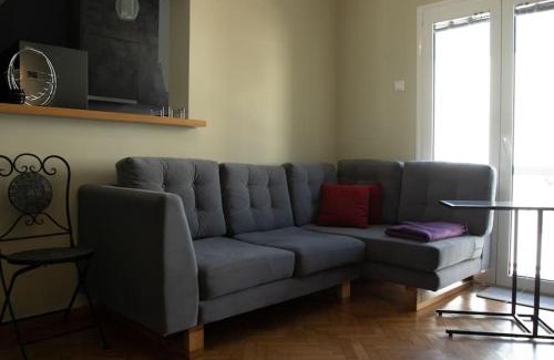 Papagou-Holargos Apartamento | Bright, Modern & Minimal apartment in Cholargos