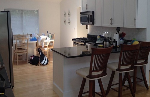 Quogue Casa | Bright Modern Quogue Home - Enjoy the Sun, Pool, Hot Tub, and Yard