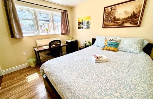 Sullivan Casa | Bright&Modern Space Perfect for couple and Family Step to public transit in Toronto