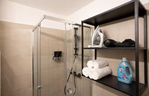 Weißgerber Apartamento | Bright Modern Studio in Center with a Queen Bed