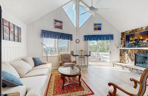 Cedar Glen Casa | Bright Moon